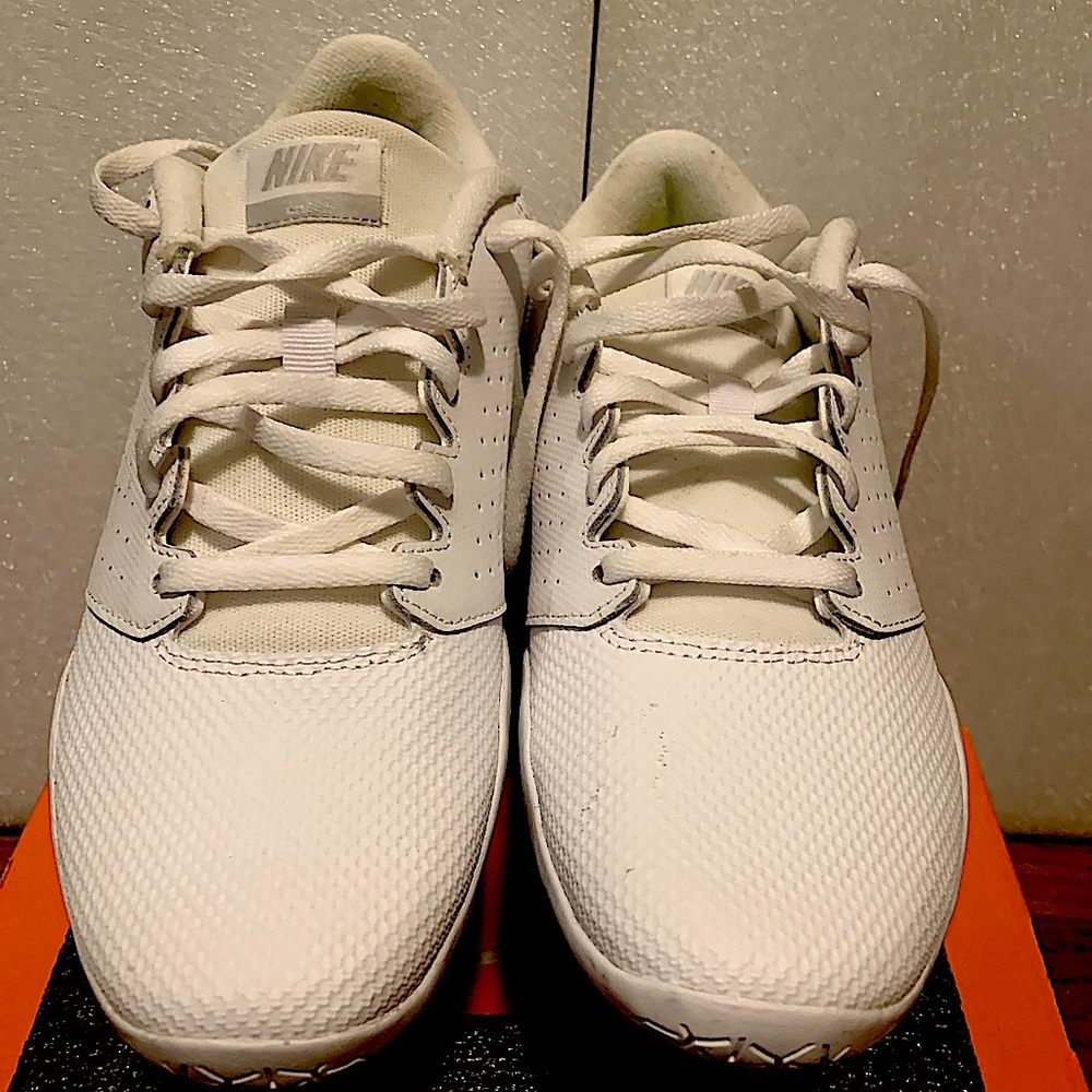 Nike size 7 cheer sideline 1V have been worn twice